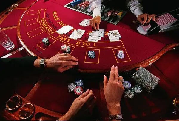 S94COM ငါးပစ်ဂိမ်း Multiplayer — ကစားသမားများ တစ်ပြိုင်နက်တည်း ငါးပစ်ကစားနေသောမြင်ကွင်း